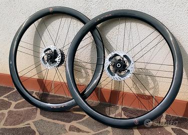 ruote bicicletta strada