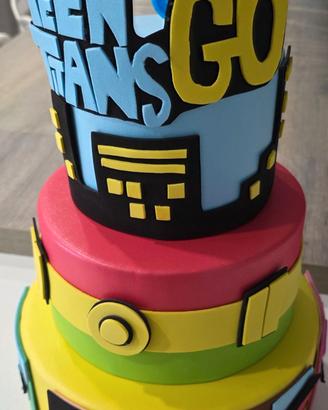 Torta compleanno scenografica