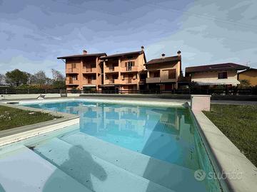 In residence con piscina, monolocale arredato