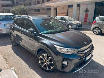 Kia stonic 1.6 diesel ENERGY (full-optional)