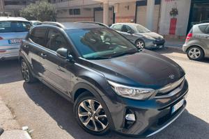 Kia stonic 1.6 diesel ENERGY (full-optional)