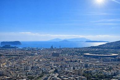 Appartamento di 232 m² con più di 5 locali e box a