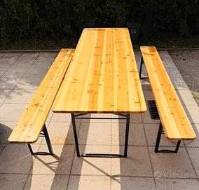 Tavolo con Panche in legno