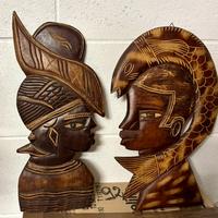 Coppia sculture africane in legno intagliato a man