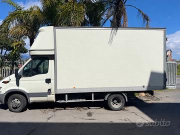 IVECO Daily 35J12  Furgone