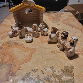 thun presepe famiglia base completo 9pezzi