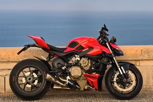DUCATI Streetfighter V4 MY23 GARANZIA OTTOBRE 2027
