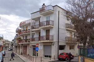 Immobile in asta di 248 m² con più di 5 locali a A