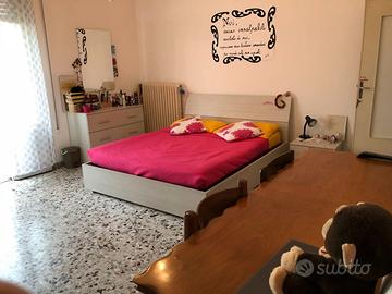 Stanza singola per ragazza a Rimini centro
