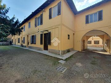 MONOLOCALE A CASSINETTA DI LUGAGNANO