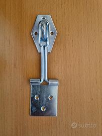 Chiusura con occhiello per casse o casette esterne