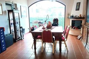 Villa di 340 m² con più di 5 locali e box auto a P