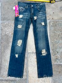 Onyx Jeans "Right Girl" distressed flare. 42