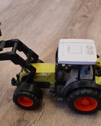 Trattore brudel Claas 