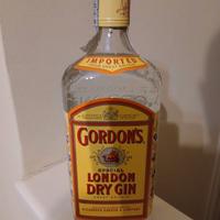 Bottiglia sigillata Gordon's London Dry Gin '90