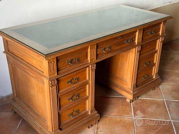 Mobili '800 in vero legno di noce