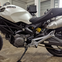 Ducati Monster 696