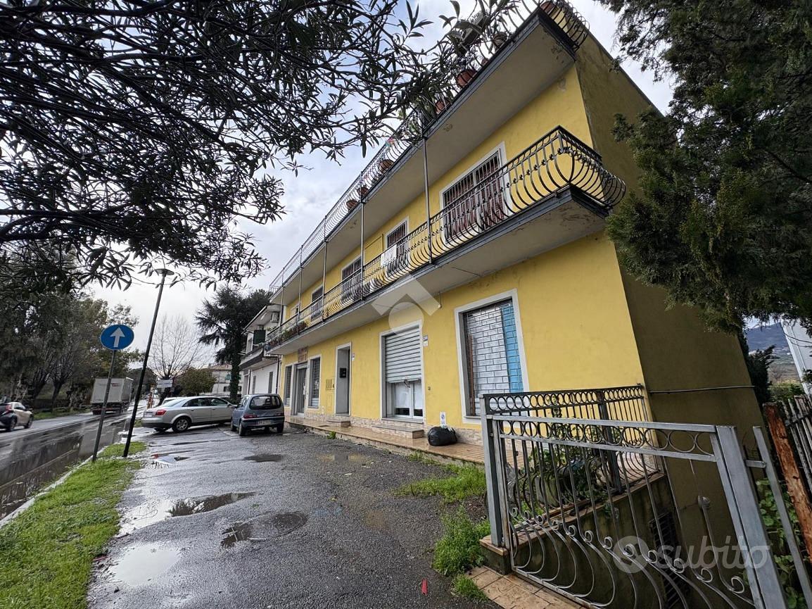 4 LOCALI A RENDE - Vista 2
