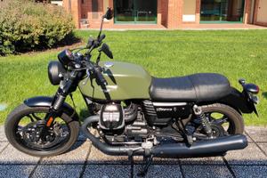Moto Guzzi V7 III Stone