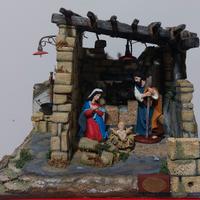 PRESEPE ARTIGIANALE CON PASTORI STALLA NATALE