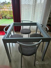 tavolo allungabile con 4 sedie