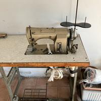 Macchina da cucire industriale