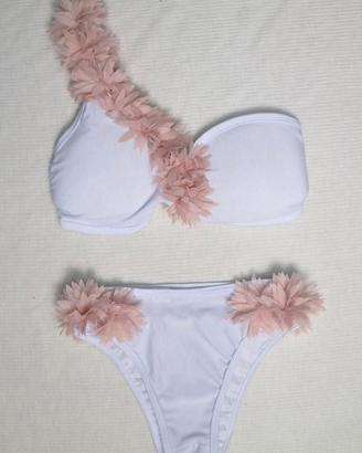 bikini monospalla S-M bianco con petali rosa