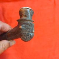 Antica pipa africana scolpita