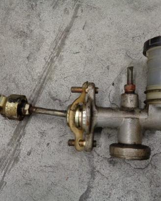 POMPA FRIZIONE SUL PEDALE TROOPER 3.0D DT 2000