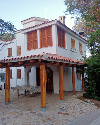 Villa mediterranea a 100 mt.dal mare