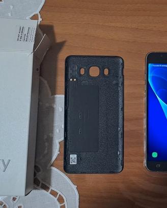 Samsung modello Galaxy J7 (2016)