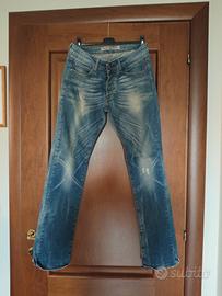 COPPIA DI JEANS CLASSICI SENZA STRAPPI