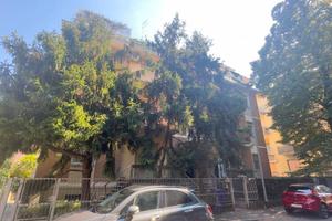 Appartamento di 90 m² con 3 locali e box auto a Pa