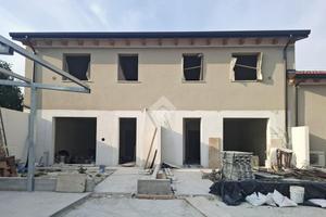 VILLA A SCHIERA A ZEVIO