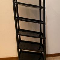 Scaffale portascarpe nero in plastica con rotelle