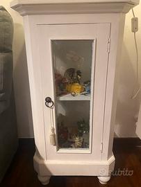 Comodino con vetro bianco