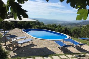 Rustico panoramico con piscina