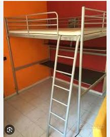 letto a soppalco con scrivania