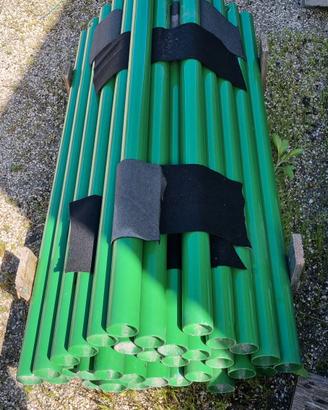 Paletti ferro verniciati di verde 