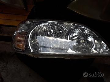 FARO ANTERIORE DESTRO KIA Carnival 2° Serie (01>0