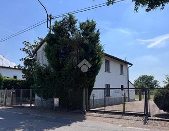 CASA INDIPENDENTE A BRONI