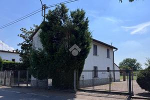 CASA INDIPENDENTE A BRONI