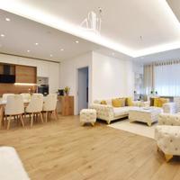 Merano: Quadrilocale risanato con 2 balconi