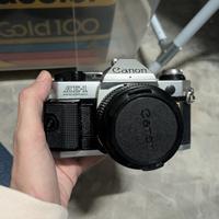 Canon AE 1 program con obiettivo