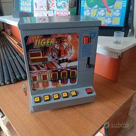 Apparecchio da intrattenimento " Magic Tiger "