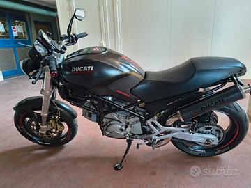 ducati Monster 600 dark 