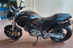 ducati Monster 600 dark 