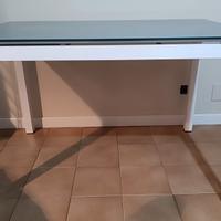Tavolo 120x80 allung.P/vetro con 4 sedie bianche