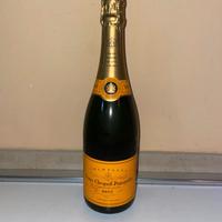 CHAMPAGNE VEUVE CLICQUOT BRUT 2022