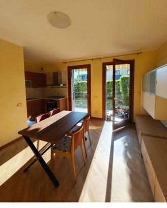 Appartamento arredato con giardino